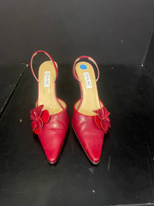 Isaac Mizrahi Leather Point Heels - Size 6.5