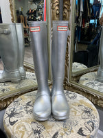 Load image into Gallery viewer, Hunter Tall Metallic Boots - size 7
