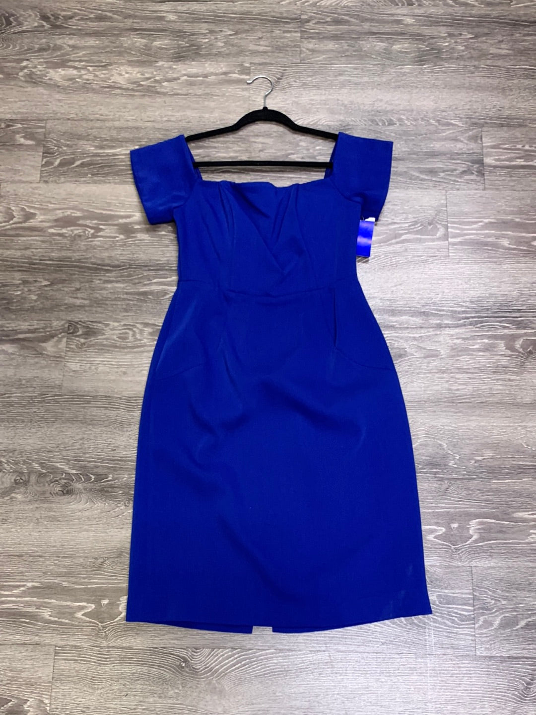 BB Dakota Off Shoulder Dress - size 8