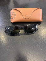 Load image into Gallery viewer, Ray Ban The Wayfarer Sunglasses - Small
