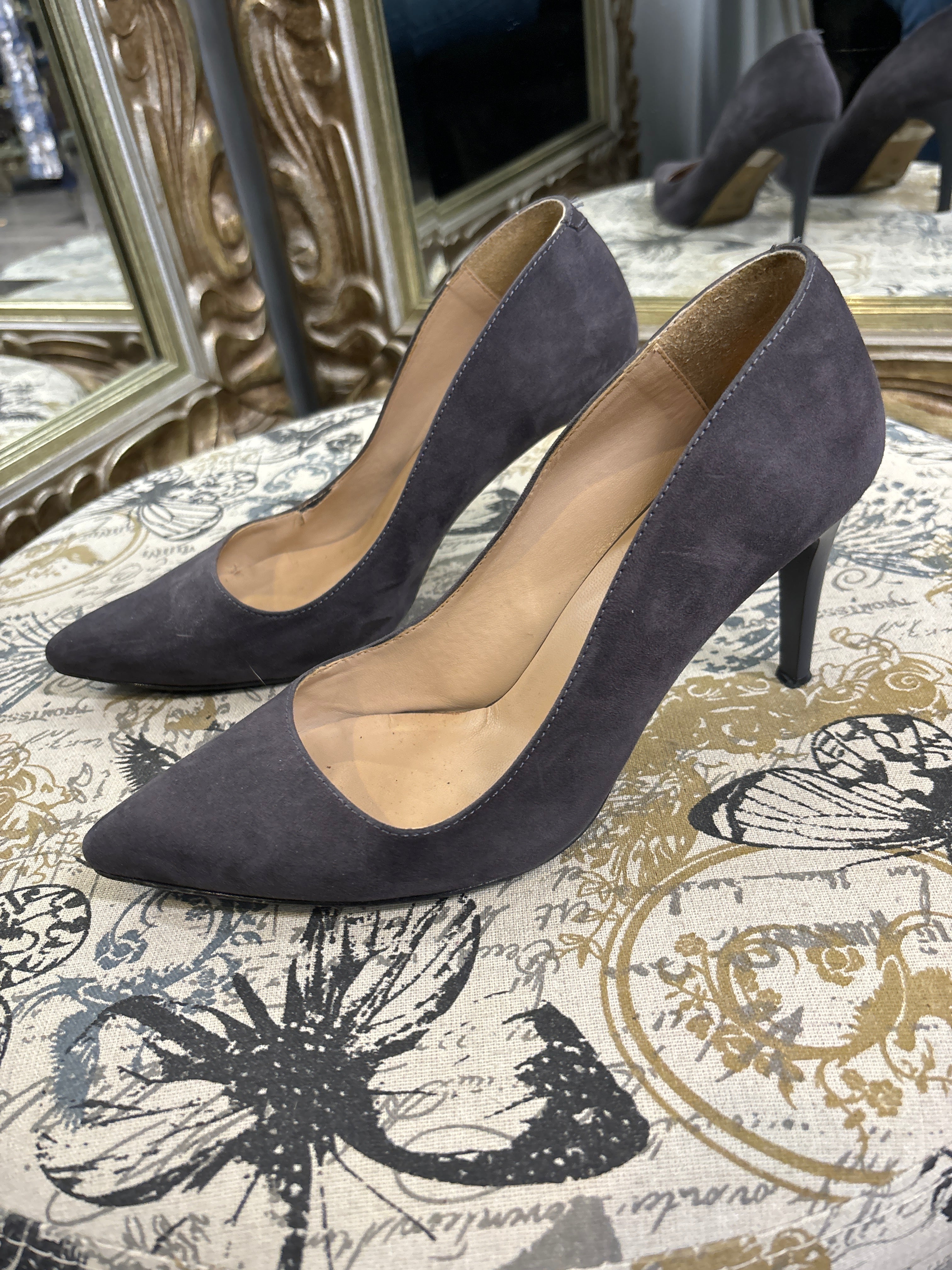 Pasarelo Suede Pump Heels - Size 38/7.5