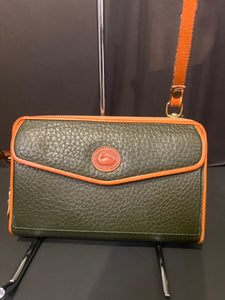 Dooney & Bourke Envelope Crossbody Handbag (Size Small)