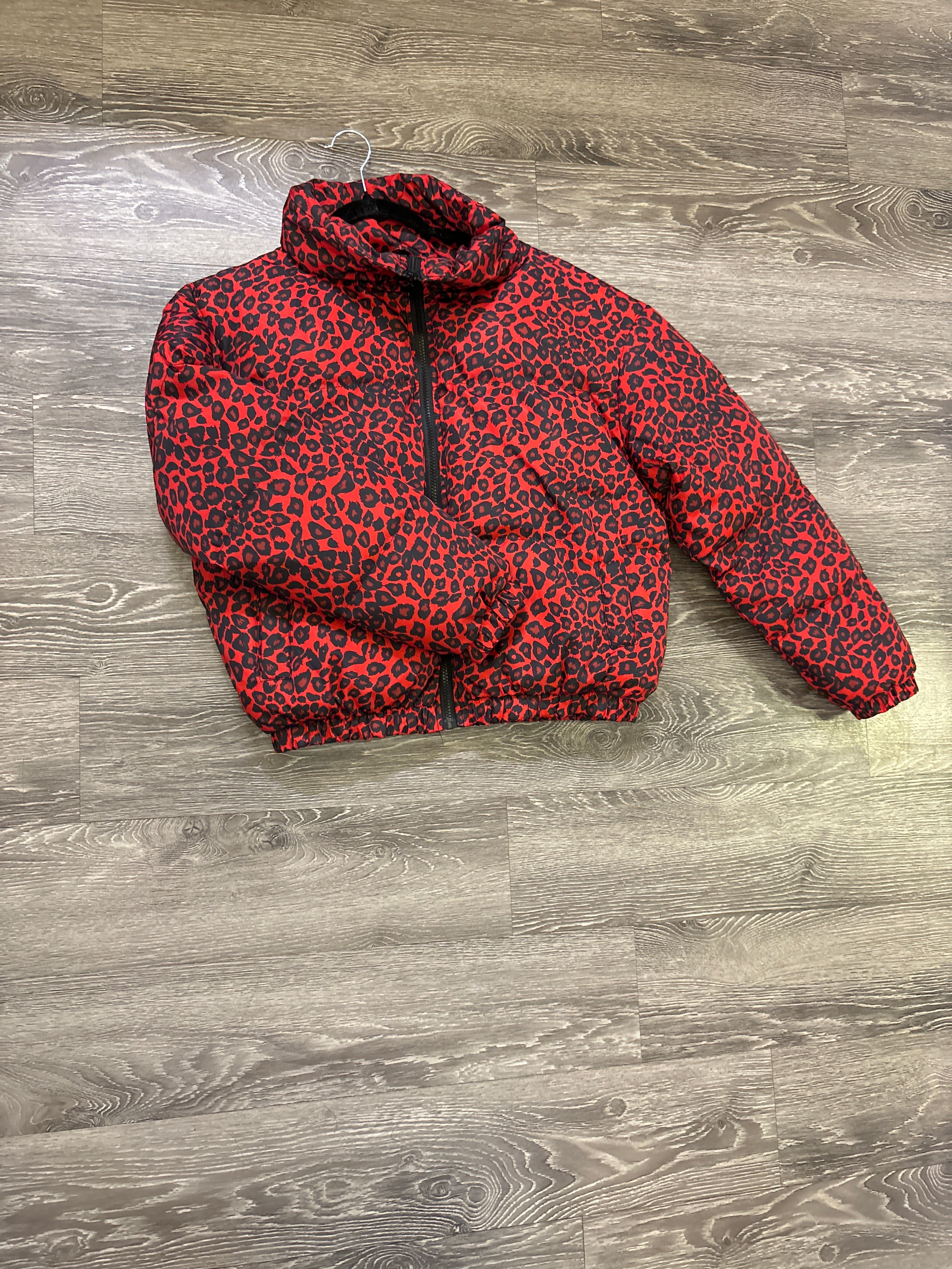 QDE LDN Cheetah Puffer - Size 6