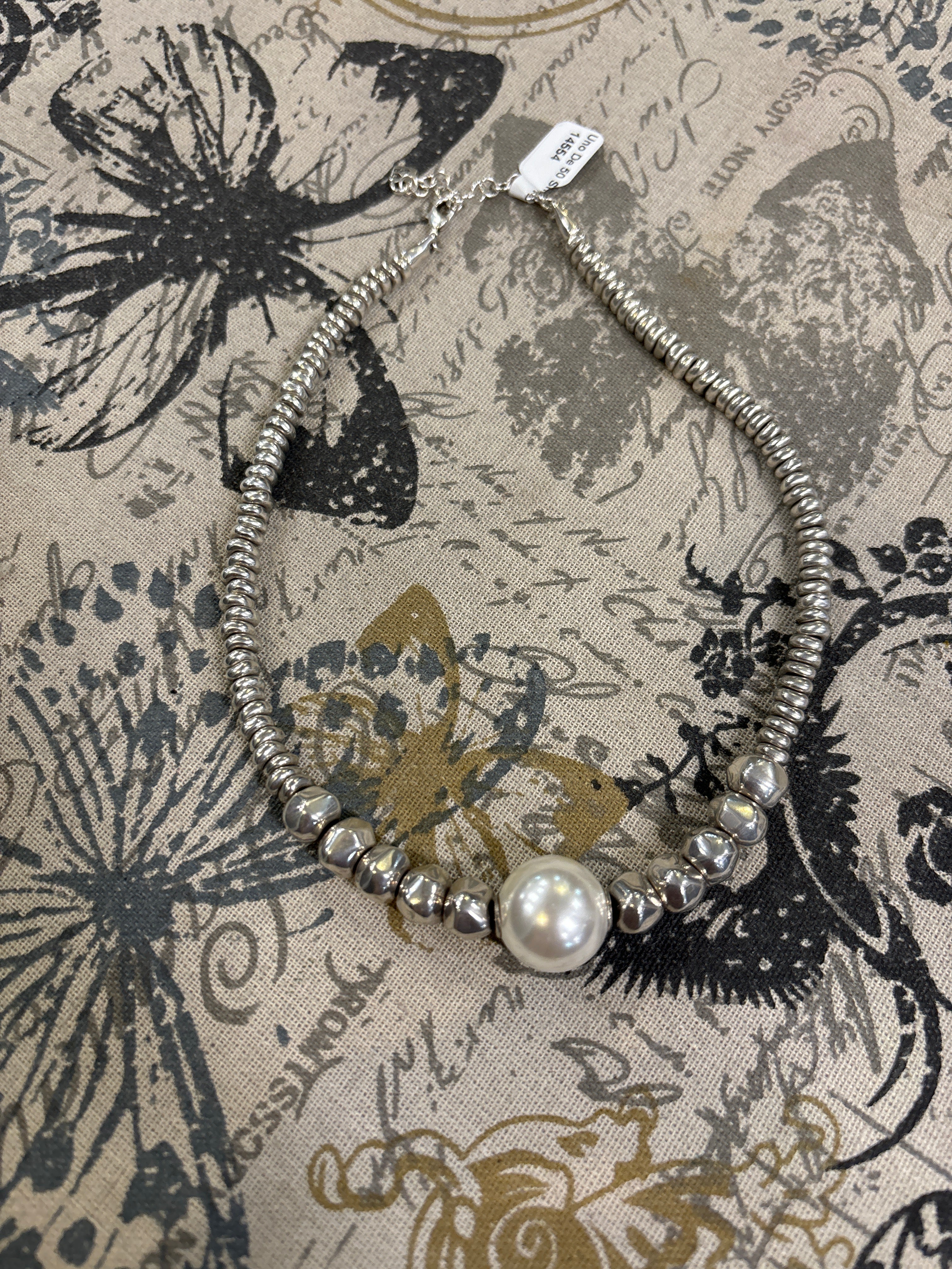 Uno De 50 Short Beaded Pearl Necklace