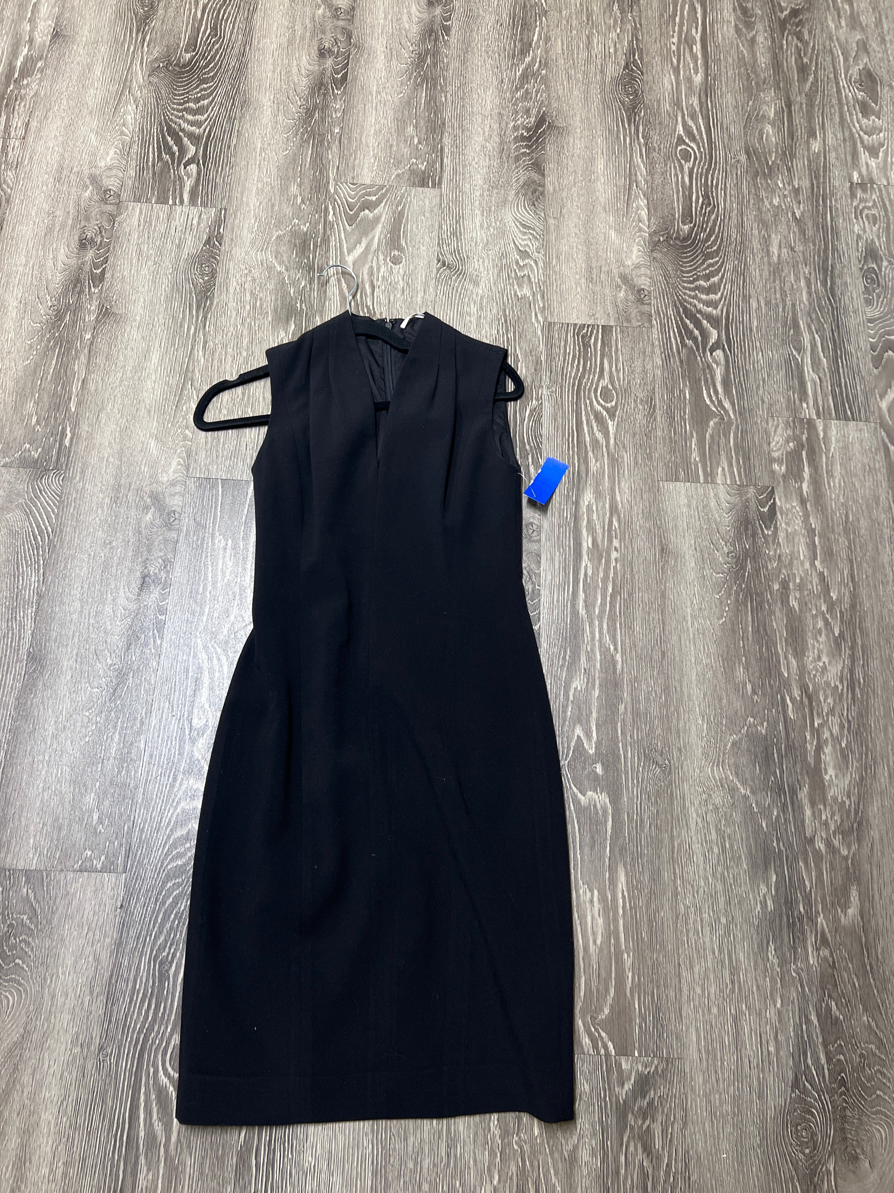 T Tahari V-Neck Dress (Size 0)