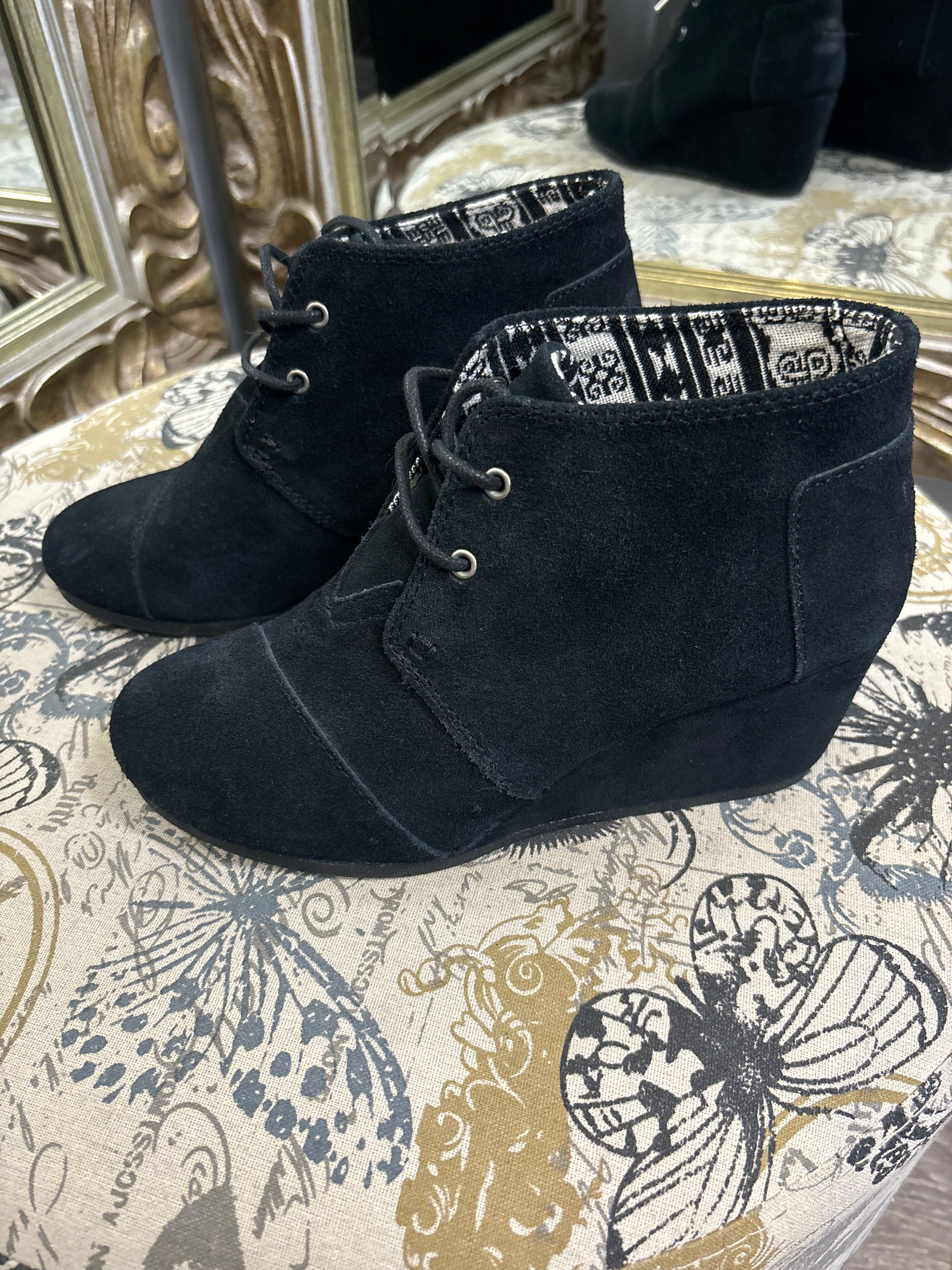 Toms Suede Tie Up Booties - Size 7.5