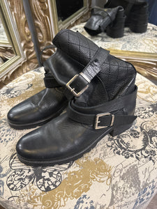 Make 2 Buckle Slouch Booties - Size 38