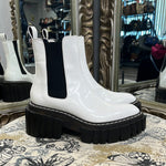 Load image into Gallery viewer, Stella McCartney Platform boots - size 9
