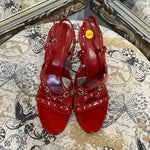 Load image into Gallery viewer, Gucci Patent Bow Tie star heels - 40C
