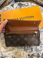 Load image into Gallery viewer, Louis Vuitton Portefeuille Accordion Wristlet
