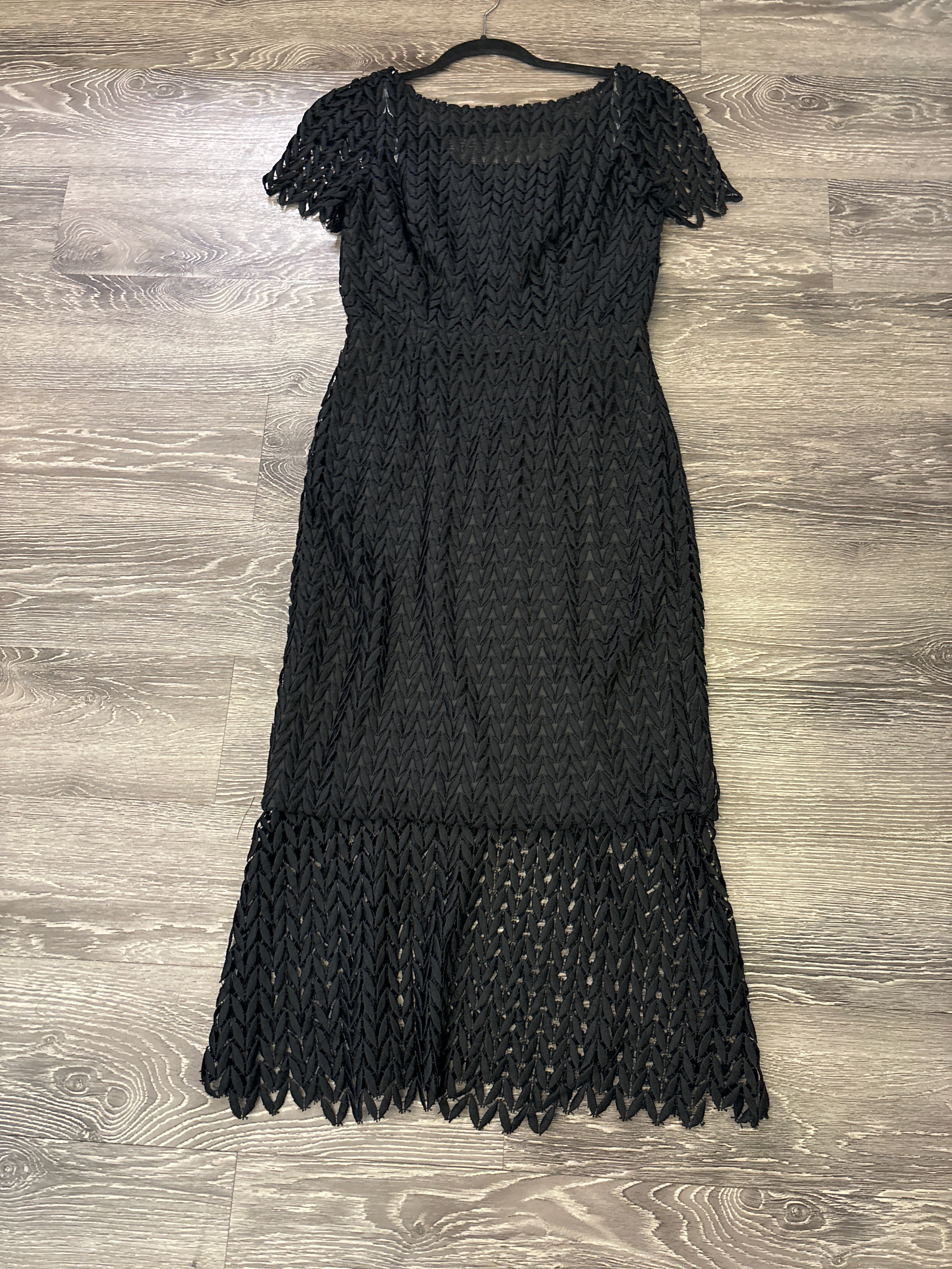 Kay Unger Lace Overlay Sleeve Dress - Size 2