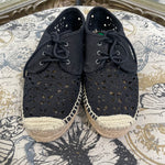 Load image into Gallery viewer, Michael Kors Eyelet Shoes - Size 7
