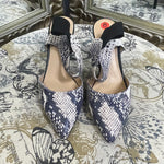 Load image into Gallery viewer, Franco Sarto Snake Point Shoes - Size 8
