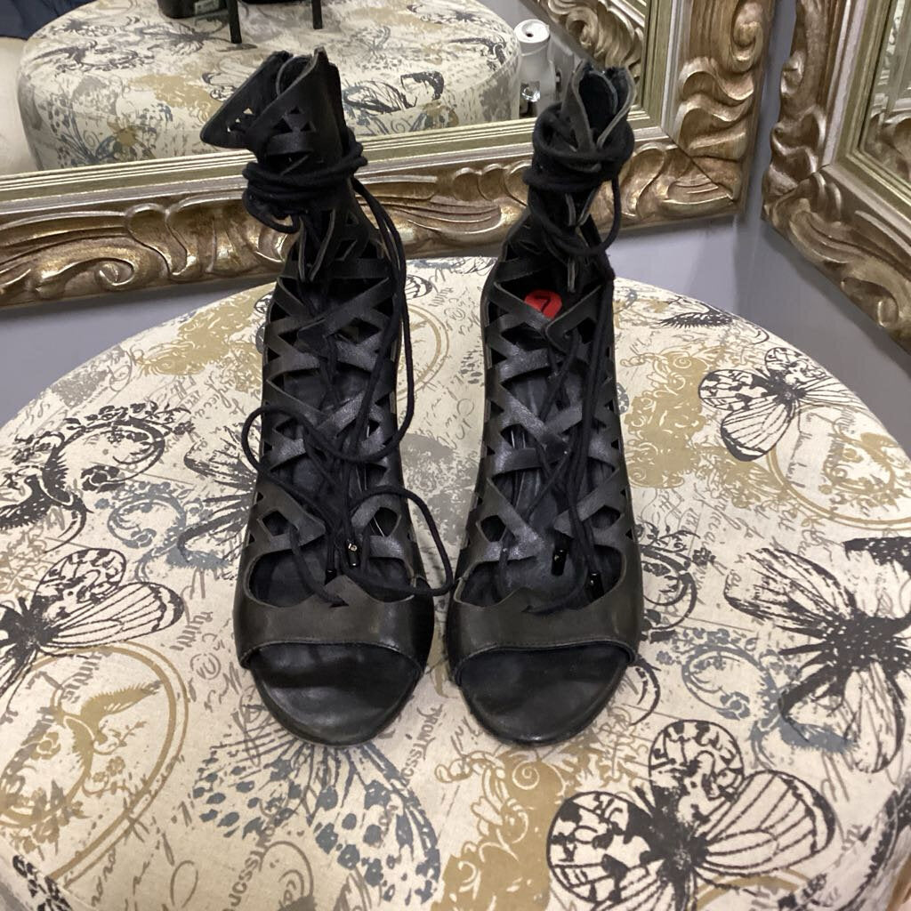 Joie Cutout Laceup Heel SHOES 37