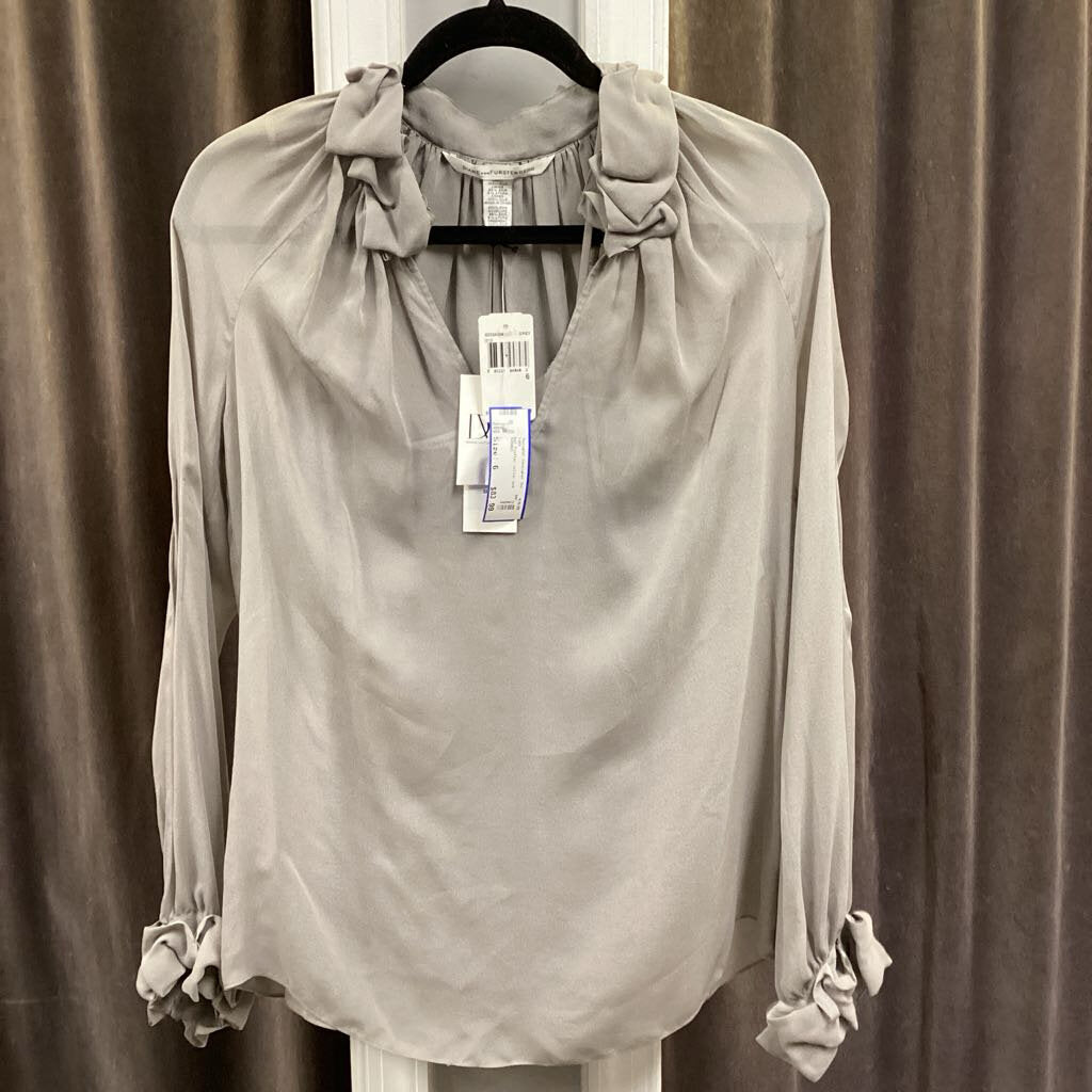 DVF NWT Flutter collar and sleeve TOPS 6