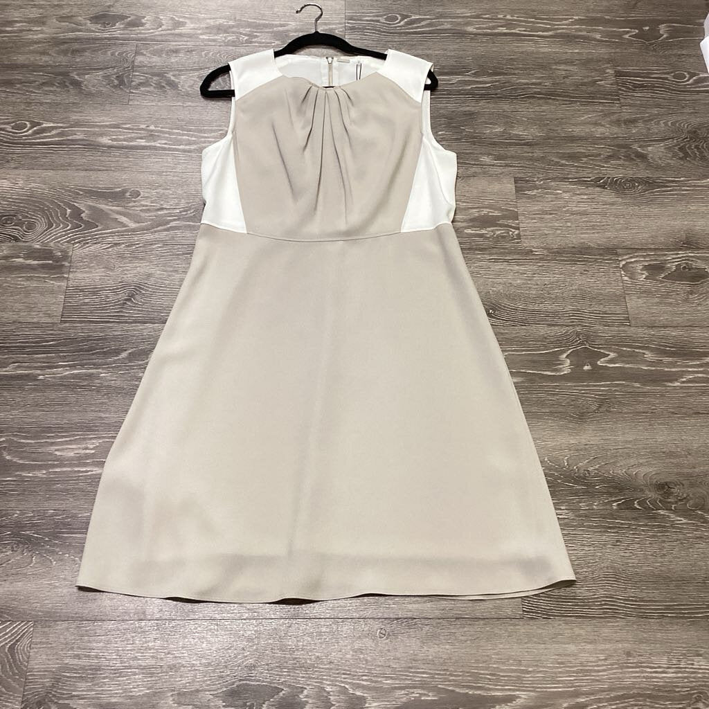 Elie Tahari NWT Pleated Slvlss DRESSES 14