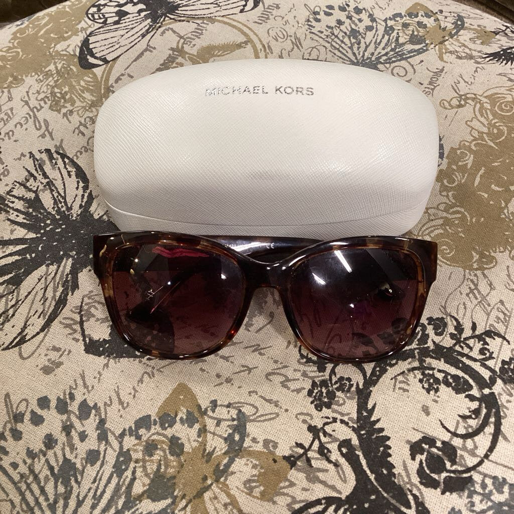 Michael Kors Tortoise w/ Case SUNGLASSES