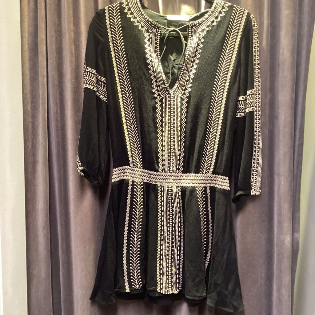 Alice + Olivia Embroid Tie DRESSES 4