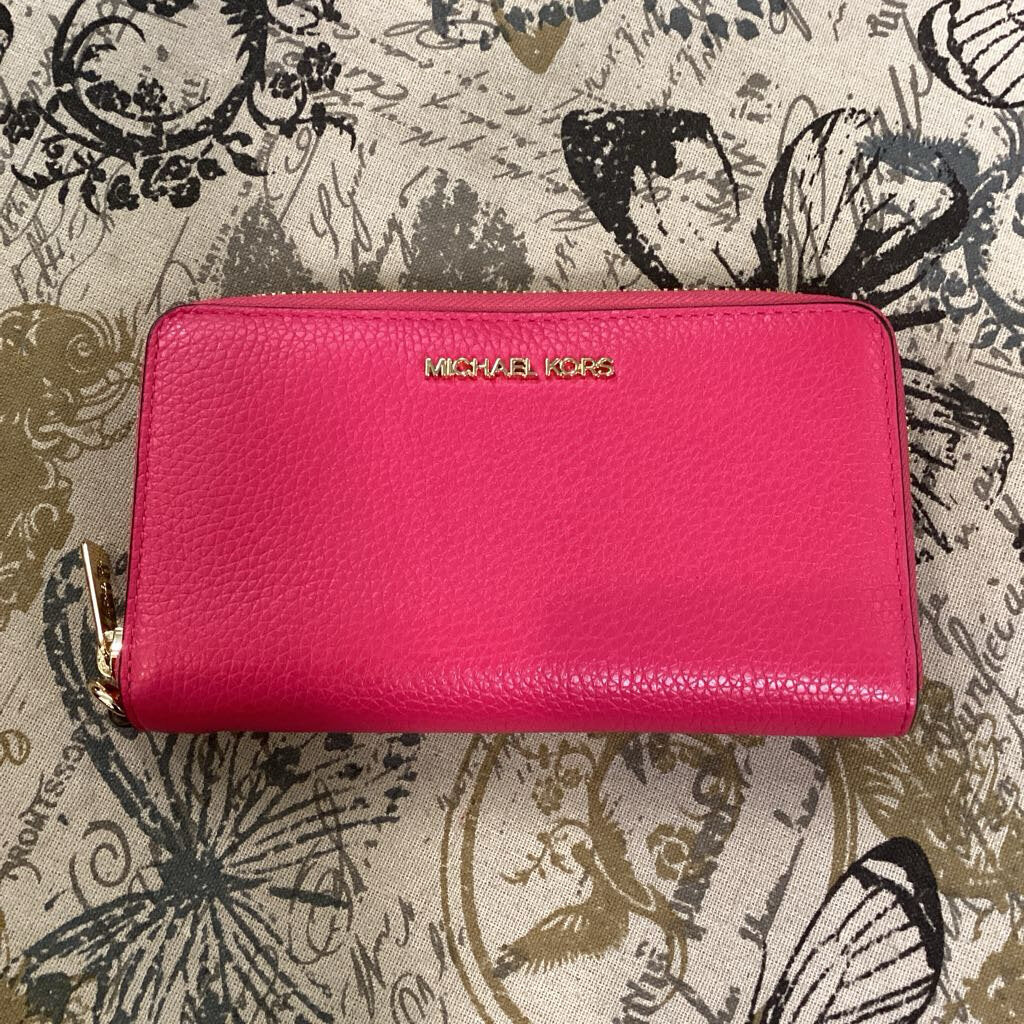 Michael Kors Pebble Leather Zip Around WALLETS M