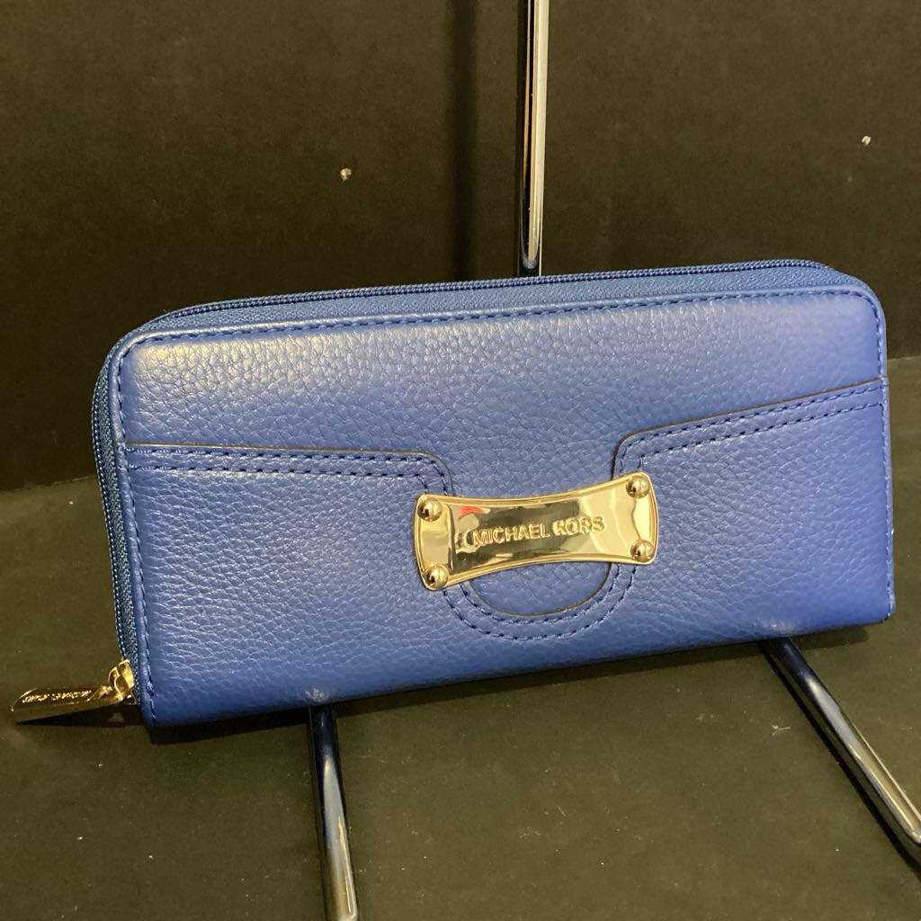 Michael Kors NWT Leather Zip Around WALLETS
