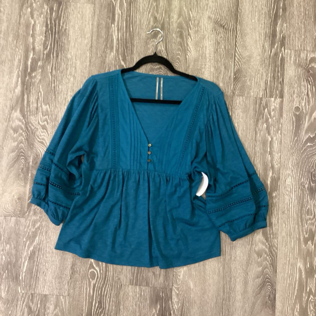 Anthropologie 3/4 Sleeve 3 Button TOPS XS