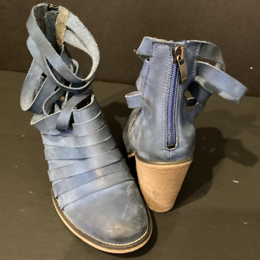 Free People Cut Out Leather BOOTIES 38