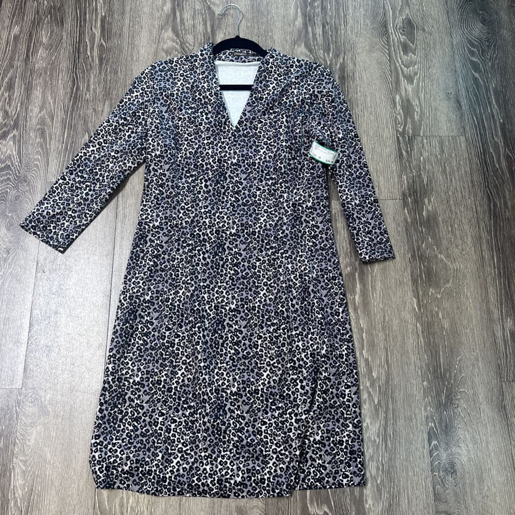 J Mclaughin Cheetah Print Vneck LS DRESSES M