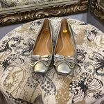 Load image into Gallery viewer, Tory Burch Metallic w Grommet Bow Front SHOES 8
