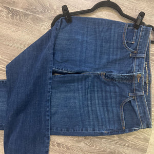 Chicos Straight Leg Solid JEANS 0.5