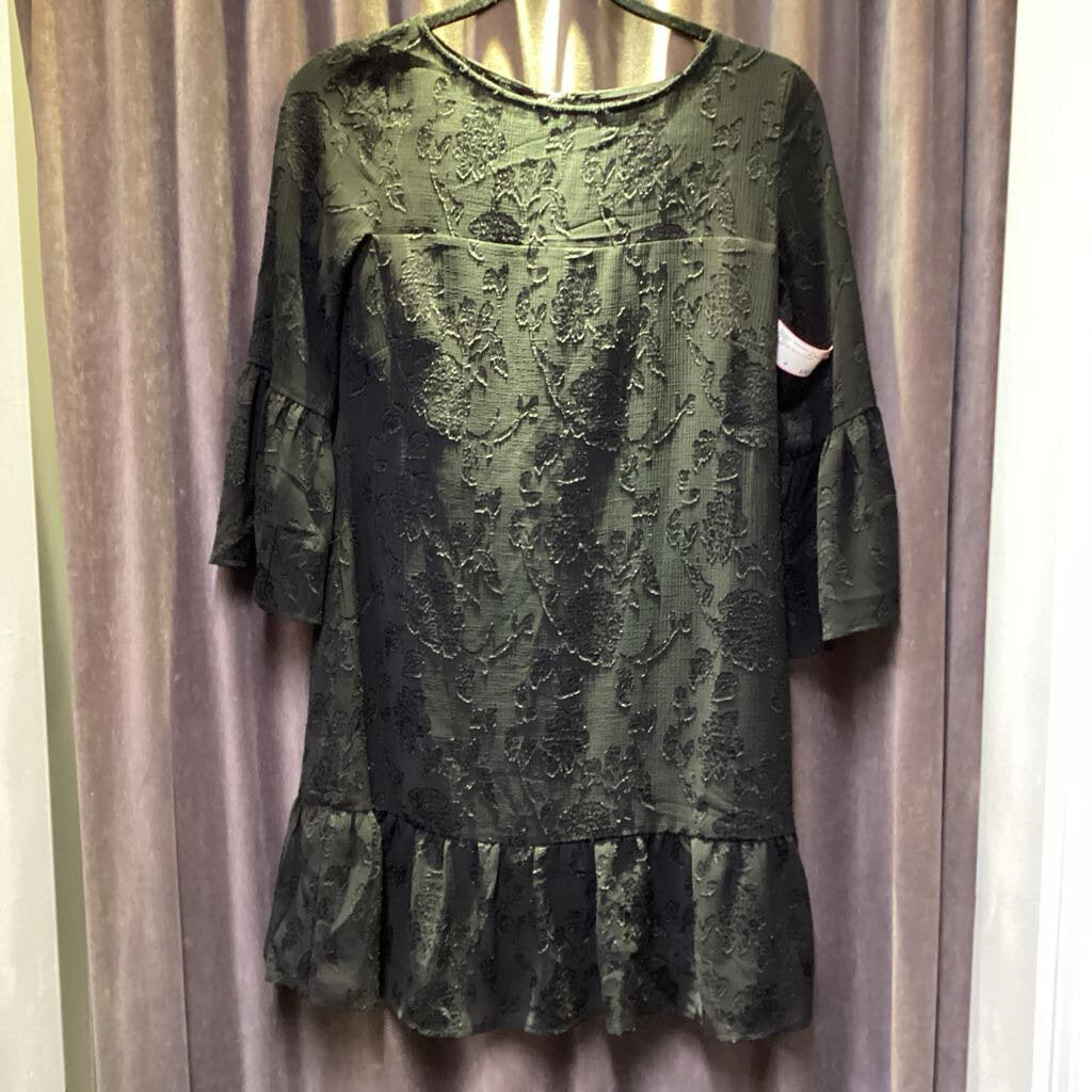 BB Dakota NWT Floral Detail DRESSES 0