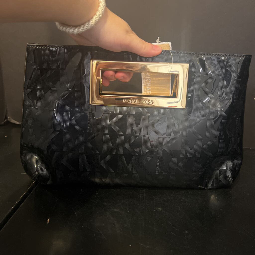 Michael Kors NWT Patent Logo Clutch HANDBAGS M