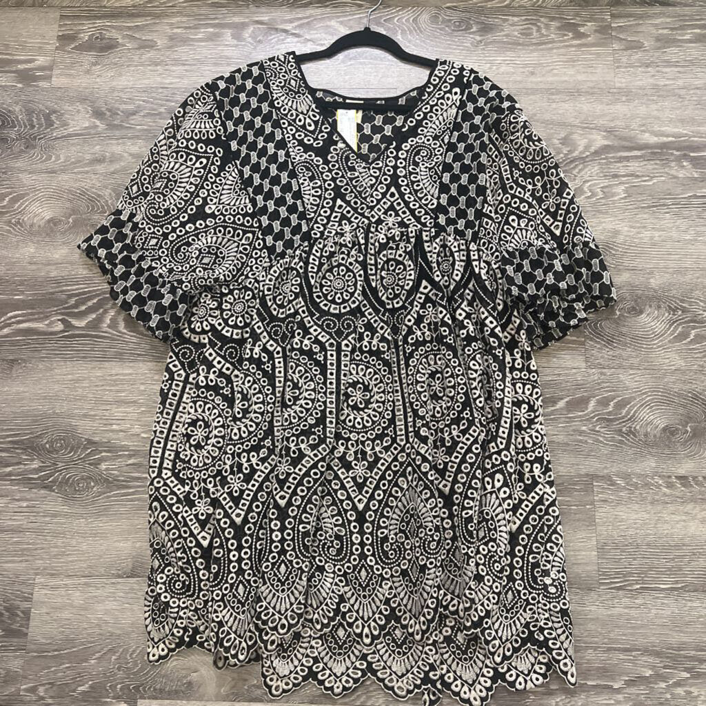Akem & Kin Eyelet Overlay SS DRESSES 12