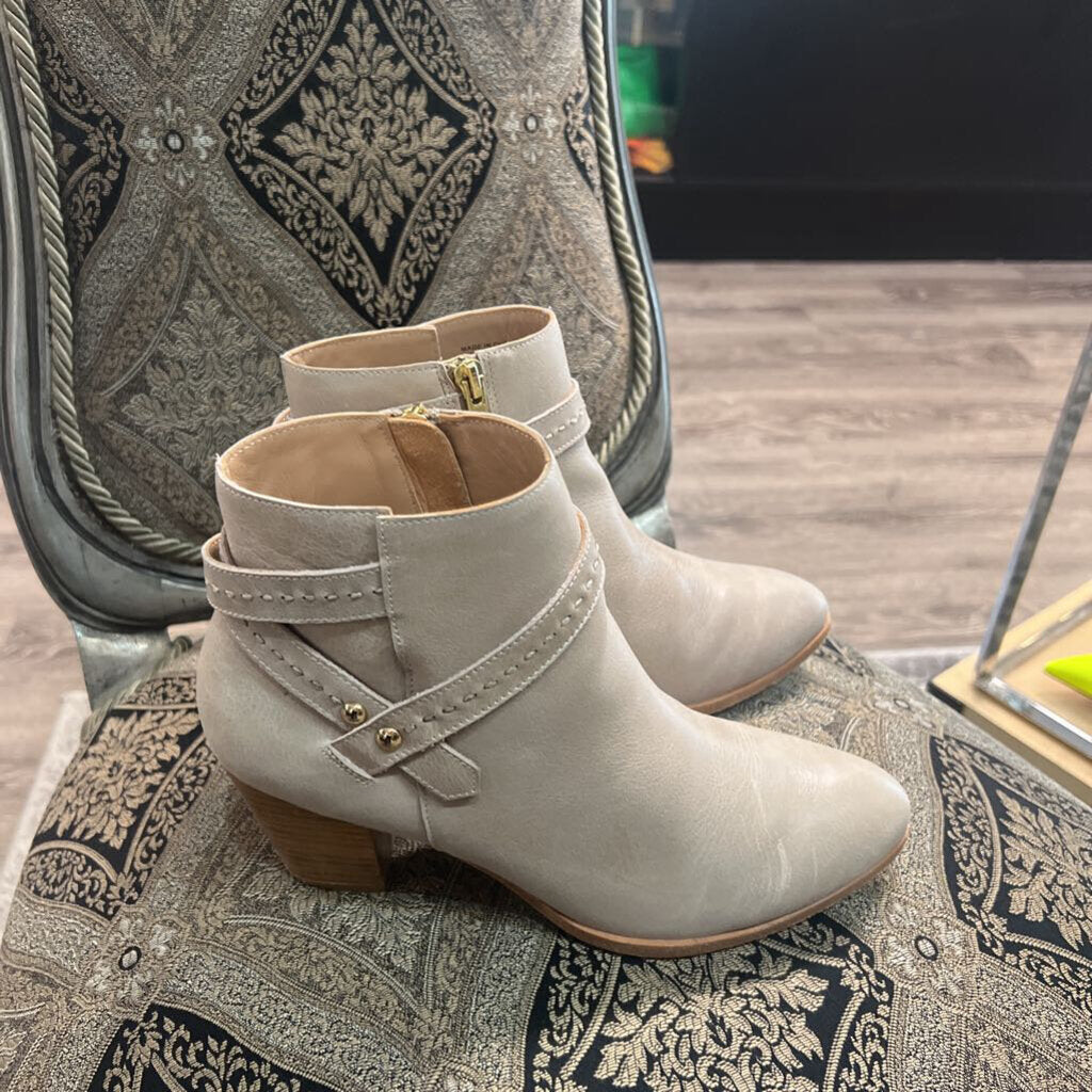 Anthropologie Short Leather Booties BOOTIES 8