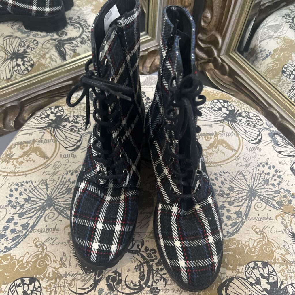 Penny Plaid Lace Up Combat Style BOOTS 39