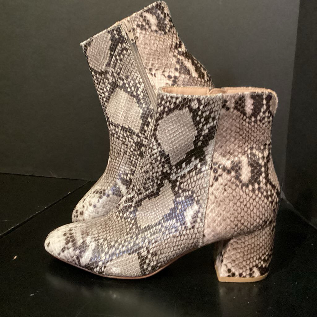 Chinese Laundry Faux Snake BOOTIES 8.5