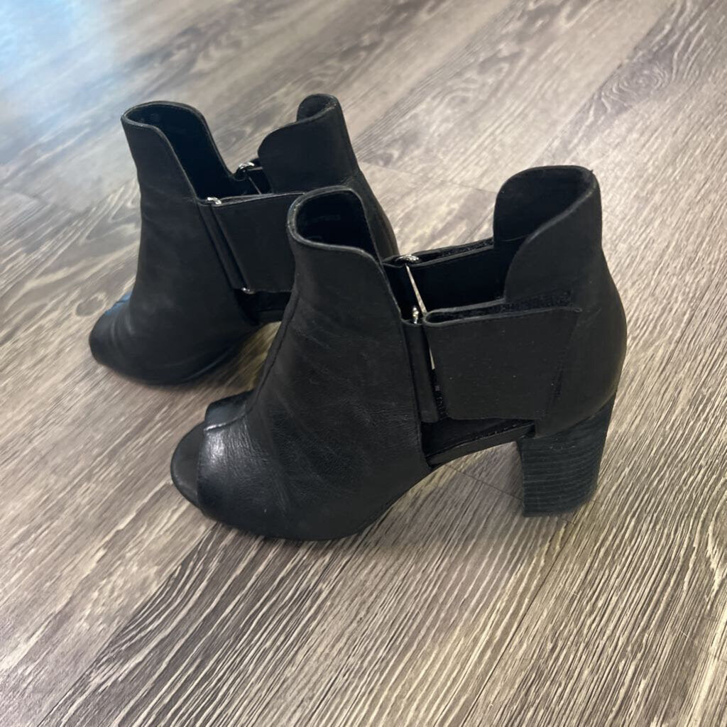 Aresoles Leather Peep Toe SHOES 5