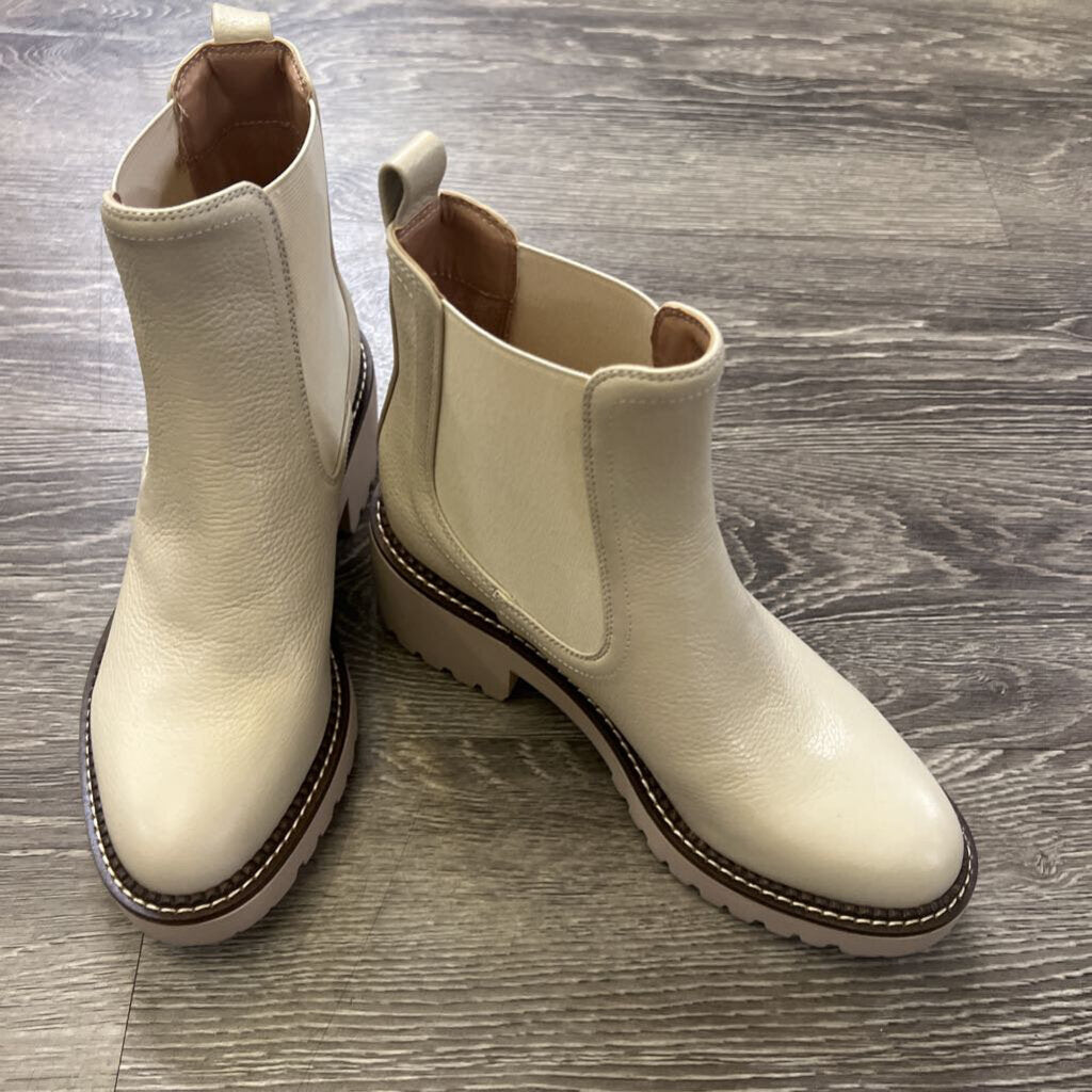 Nordstrom NWT Chunky Heel BOOTIES 7