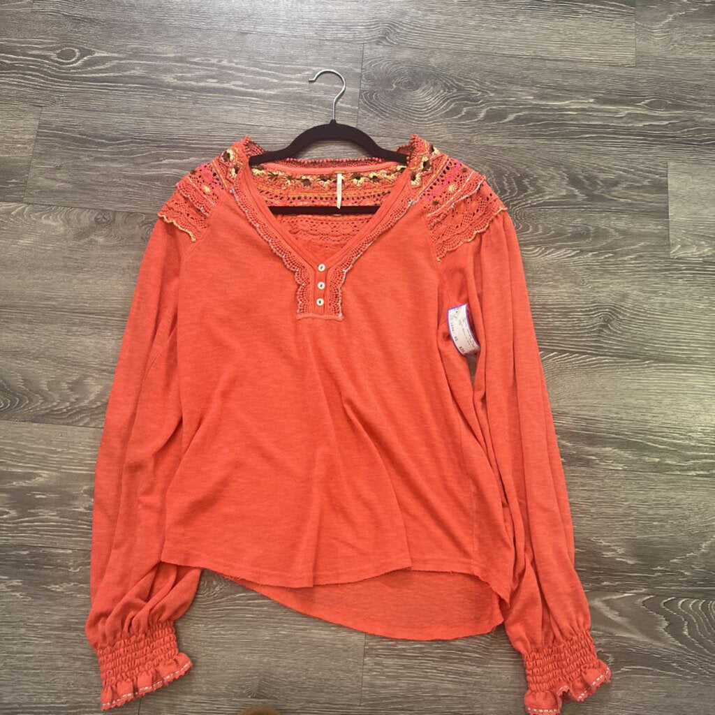 Free People Crochet Detail LS TOPS XS