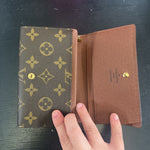 Load image into Gallery viewer, Louis Vuitton Trifold Monogram w zip WALLETS S
