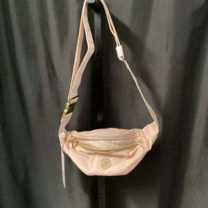 Lilly Pulitzer NWT Fanny Pack Cross HANDBAGS S