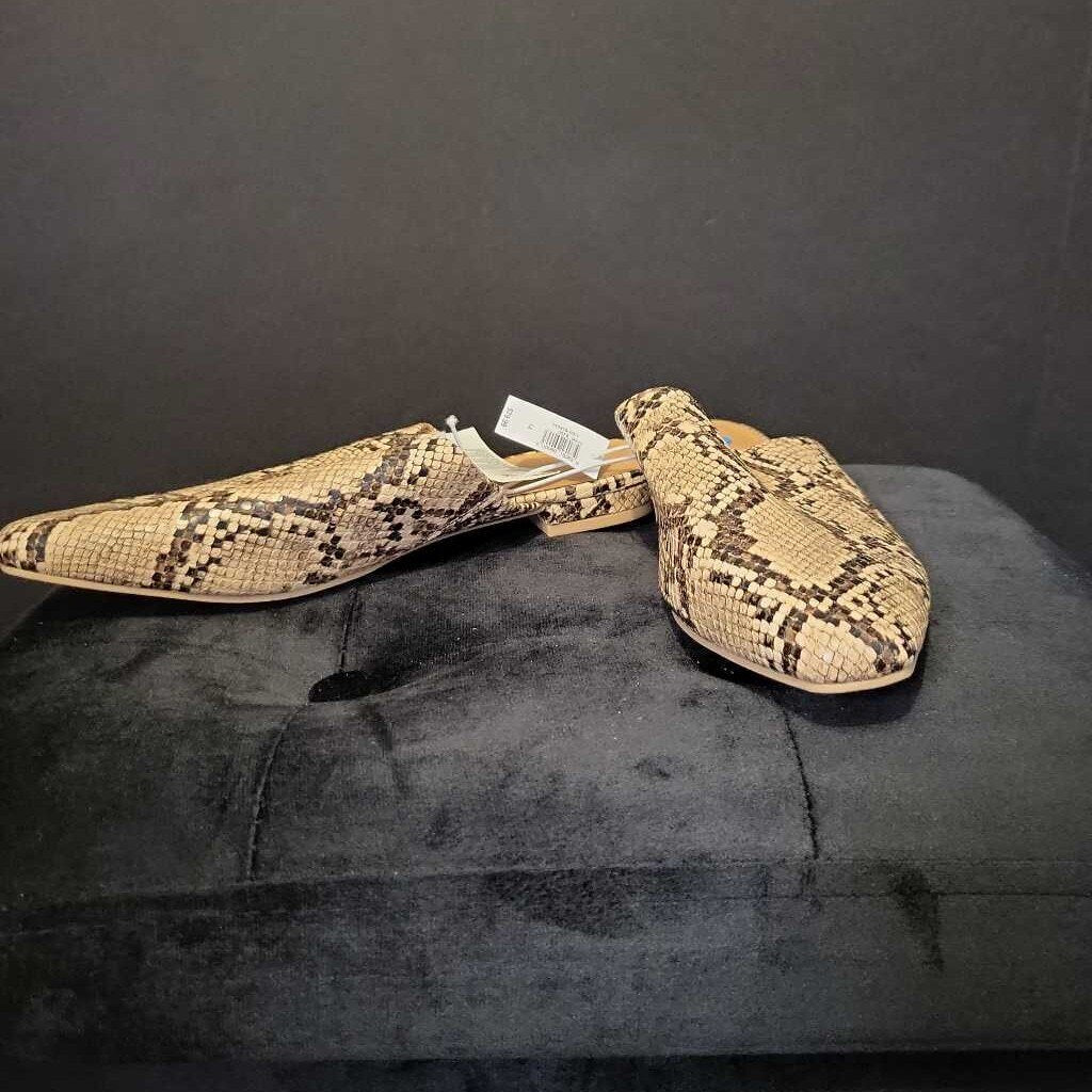 Banana Republic Snakeskin Slides SHOES 7.5