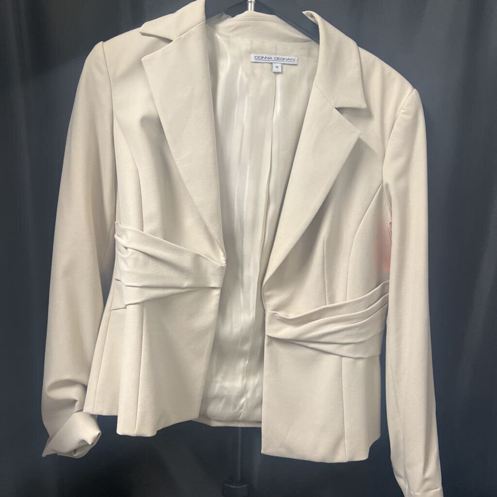 Dona Degnan Banded Waist Blazer JACKETS 12