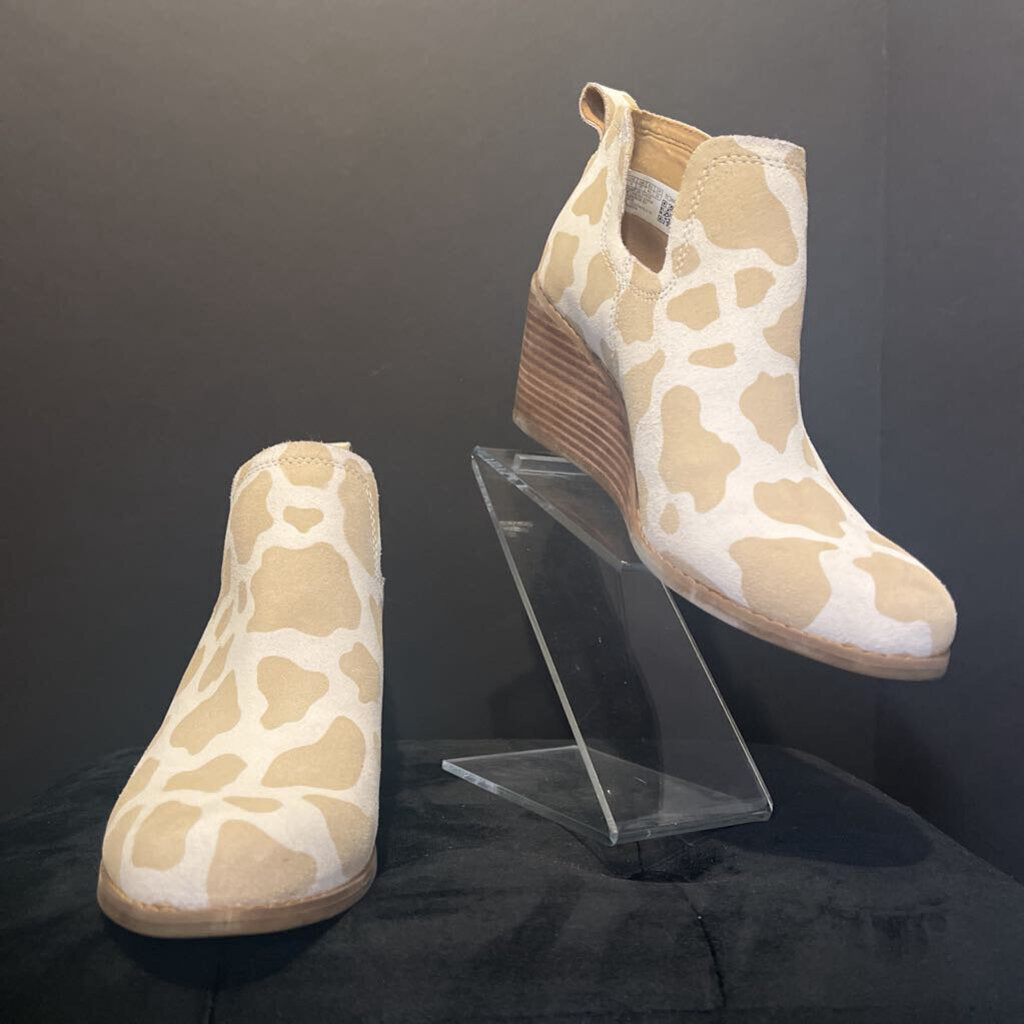 Toms Giraffe Print Ankle BOOTIES 9