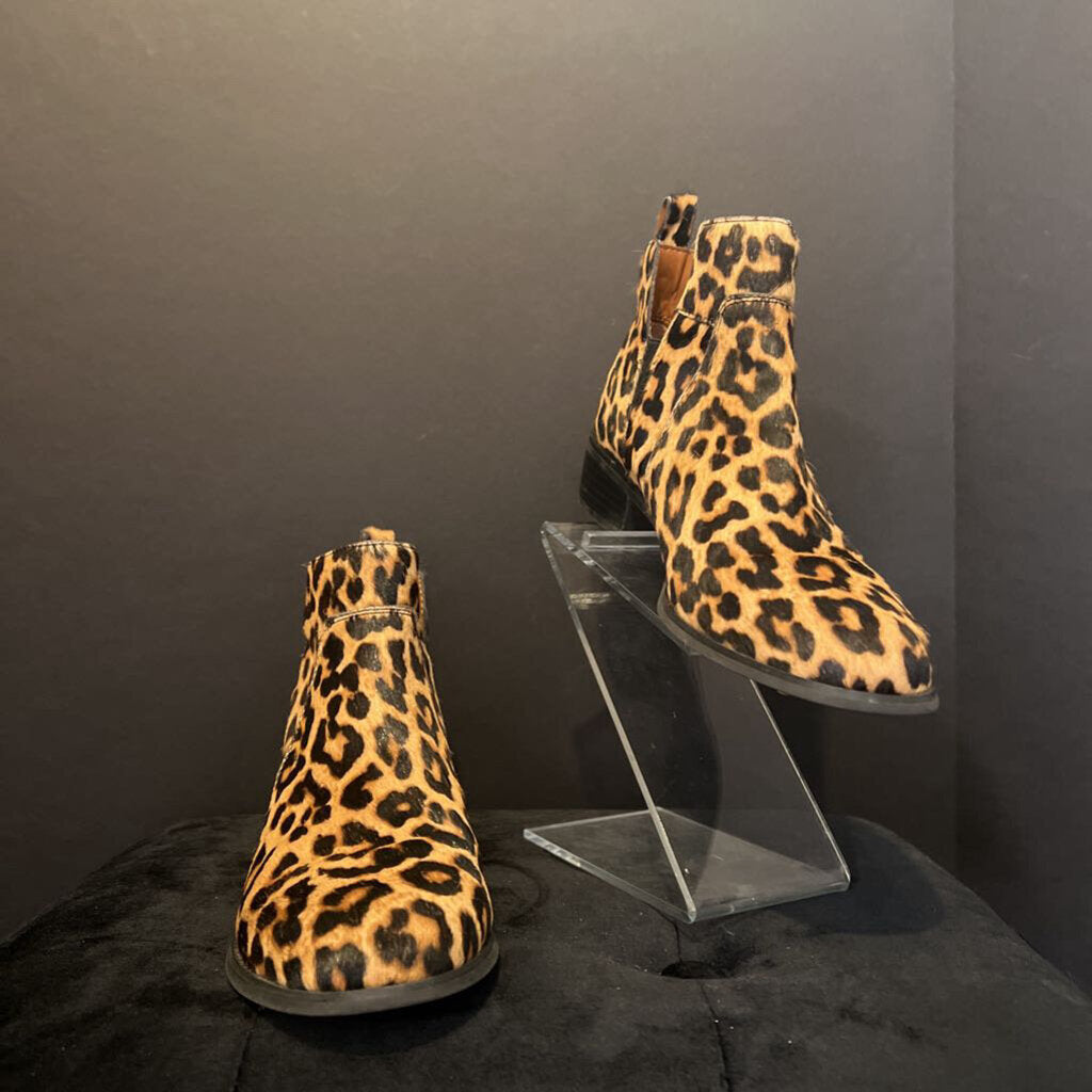 Franco Sarto Cheetah Print Flat Ankle BOOTIES 6.5