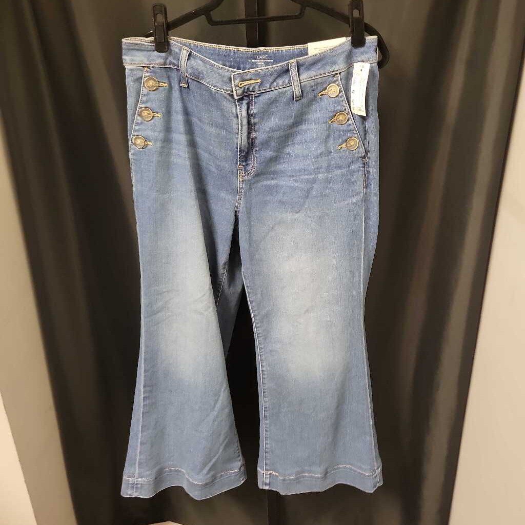 Chicos NWT Side Buttons Flare JEANS 12