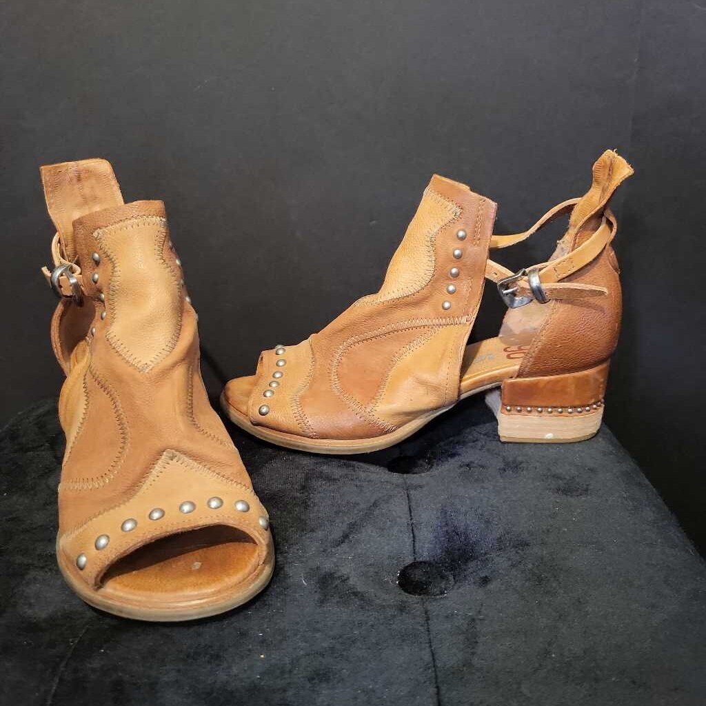 AS98 Grommet Detail Cut Out Flats SHOES 37