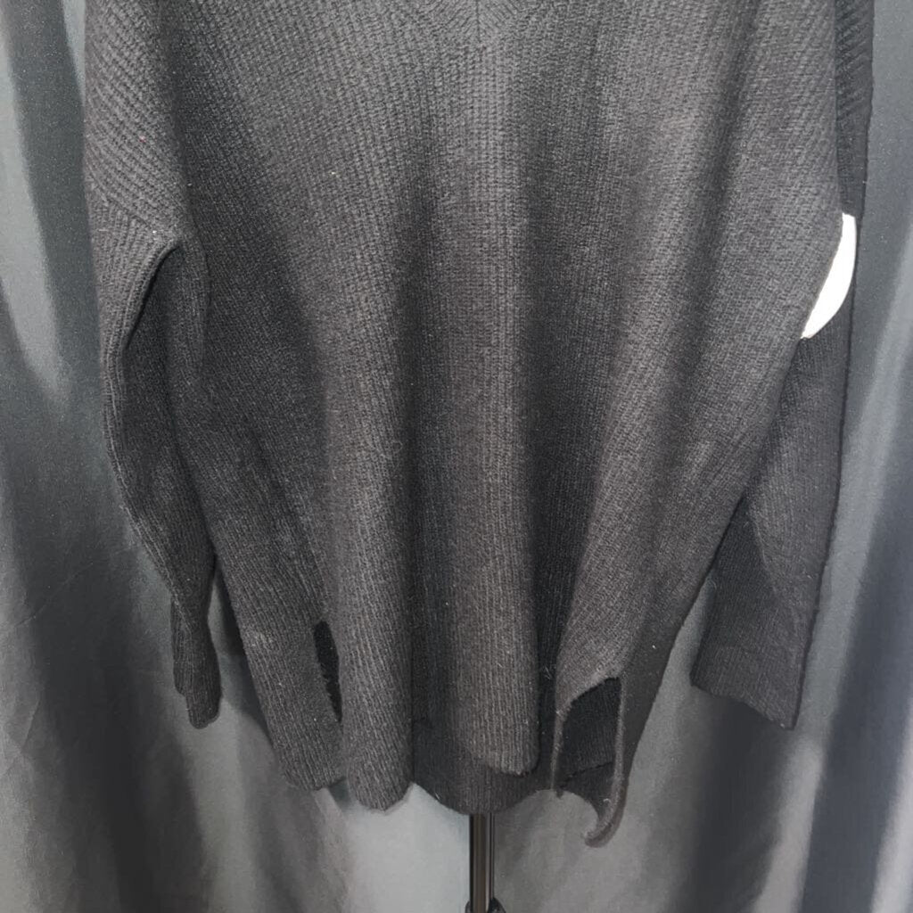 Halogen LS Vneck SWEATERS M