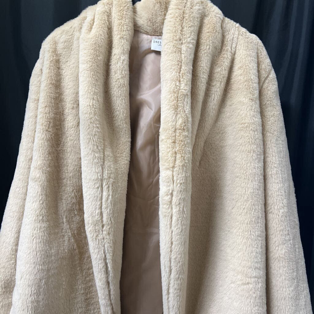 Dress Forum NWT Soft Teddy Coar JACKETS M