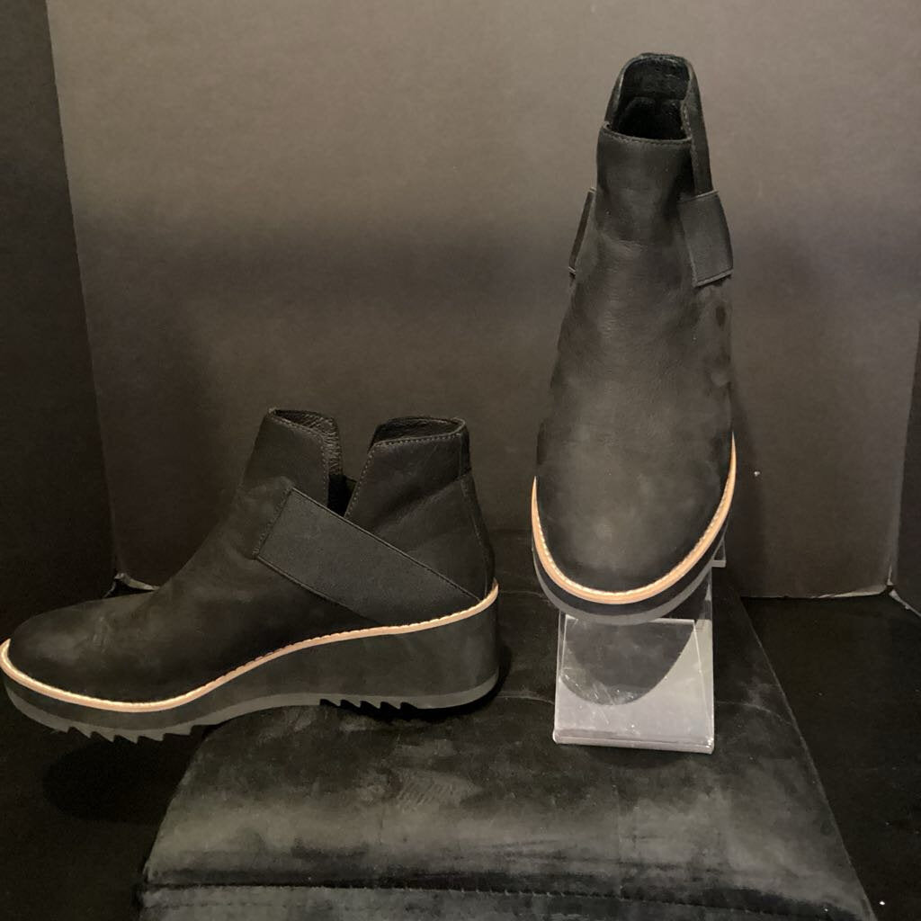 Eileen Fisher Suede BOOTIES 8.5