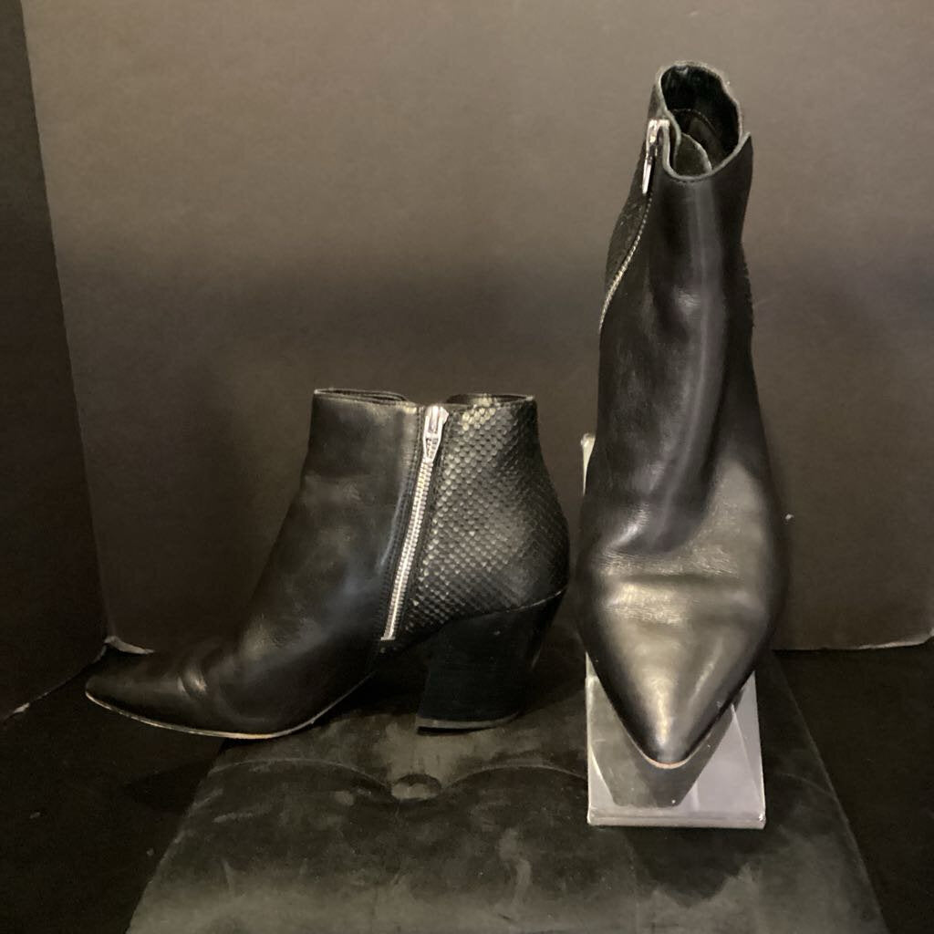 Dolce Vita Leather Short Block BOOTIES 8.5